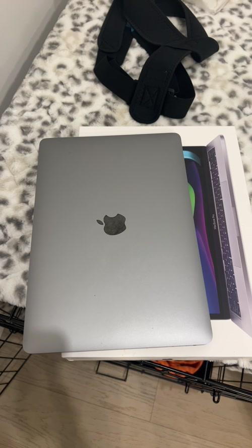 MacBook 13-inch with Broken Screen